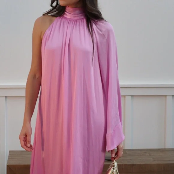 Elegant One-Shoulder Pink Satin Maxi Dress - Picture 2 of 4